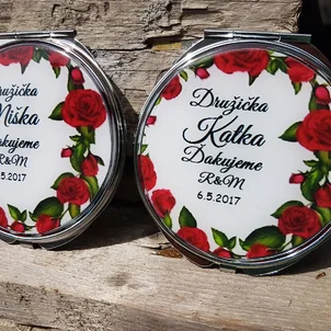 Zrkadielko pre družičku s menami a údajmi zo svadby